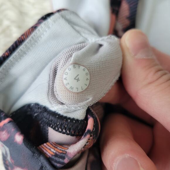 Lululemon Energy Bra Nulux 2/4 - Picture 5 of 7